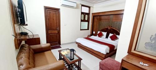 Khagaria Hôtel | J R International