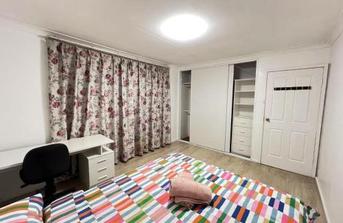 Baulkham Hills Maison | J Room