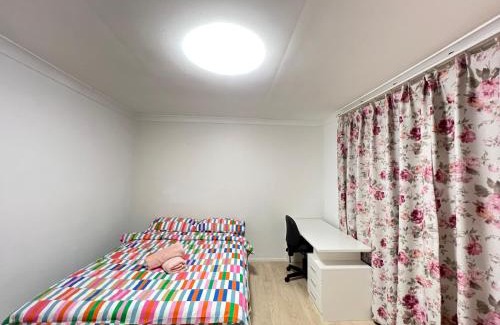 Baulkham Hills Maison | J Room