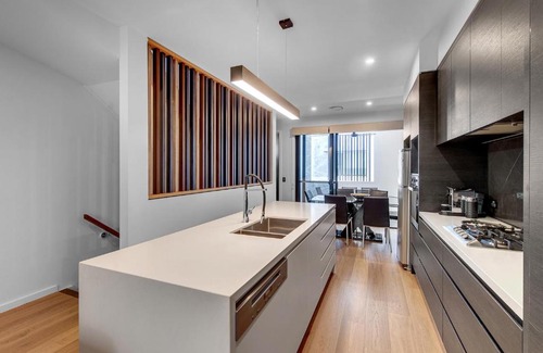 Bulimba Appartement | J24B - Bulimba Home from Home