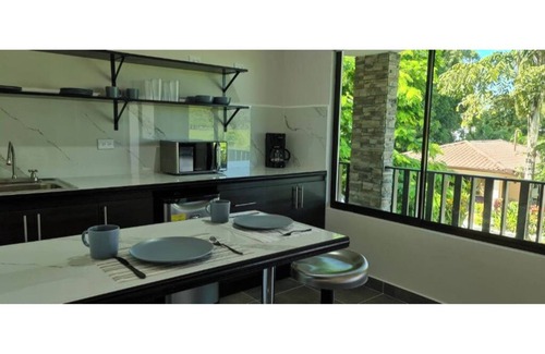 Jaco Hôtel | Jacó 6-Bedroom Oasis – Pool, Tropical Vibes & Easy Walk Everywhere