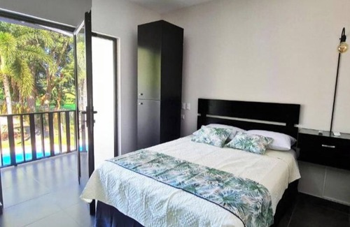 Jaco Hôtel | Jacó 6-Bedroom Oasis – Pool, Tropical Vibes & Easy Walk Everywhere
