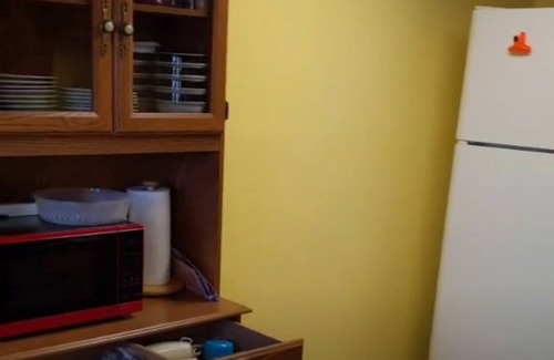 Dundee Appartement | Jack's Joints Apt C River View ~ steps from Village festivities and eateries!