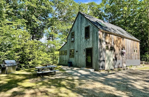 Alton Bay Maison | JACKS GETAWAY: UNIQUE POST & BEAM BARN IN ALTON BAY BY MT MAJOR ⛰& GUNSTOCK⛷