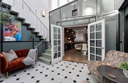 Downtown Omaha Appartement | Jackson Rooftop Loft by the Bars