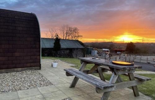 Margam Cabine | Jacob's Den Cosy pod with hot tub