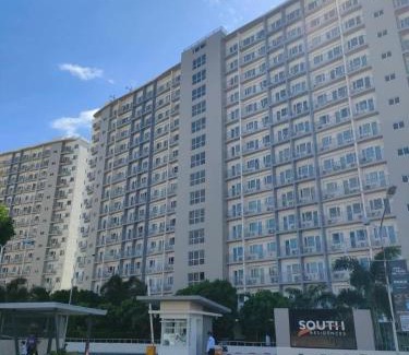 Las Pinas Appartement | Jacoolzzi staycation