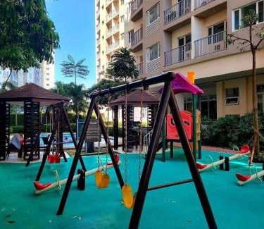 Las Pinas Appartement | Jacoolzzi staycation