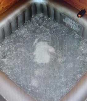 Yerres Appartement | Jacuzzi avec vue sur la rivière l'Yerres
