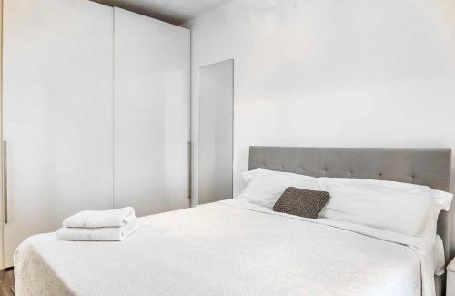 Milan Appartement | Jacuzzi Duomo Suites - Free Parcking AC Wi-Fi