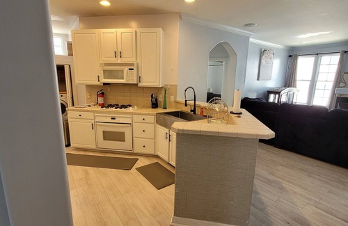 West Omaha Maison | Jacuzzi House Across Nice park
