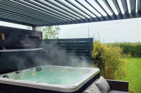 Nieuw-Amsterdam Maison | Jacuzzi huisje De Berenshoeve