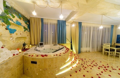 Odessa City Center Appartement | Jacuzzi Penthouse seaview by Deribasovskaya