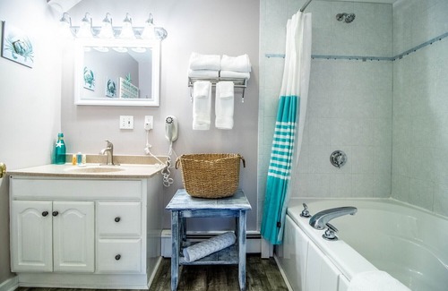 Ogunquit Cabine | Jacuzzi room - 2 Queen beds