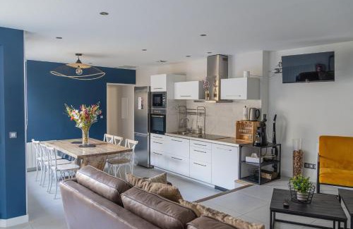 Epernay Appartement | Jacuzzi Terrasse 86 - Terrasse & Climatisation - 4 personnes - BnB Epernay