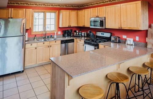 Oglesby Cabine | Jacuzzis & Family Kitchen & Entertainment Area