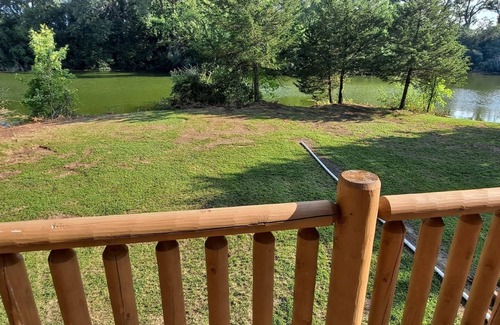 Oglesby Cabine | Jacuzzis & Family Kitchen & Entertainment Area