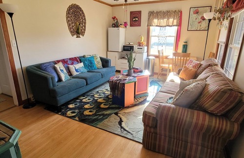 Deerfield Maison | Jade Dragon Guest House - Deerfield, VA. - Hamilton Branch River
