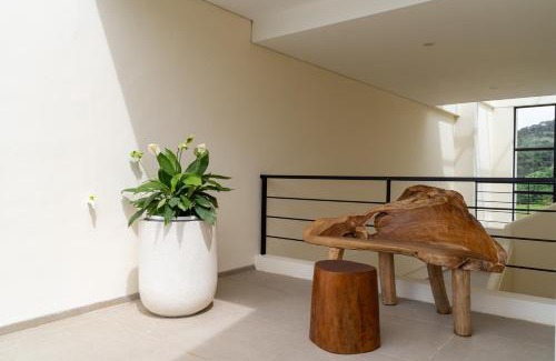 Bandung Villa | Jaden Hill Mountain City View Villa 8 bedrooms with a private heated swimming pool and a movie room