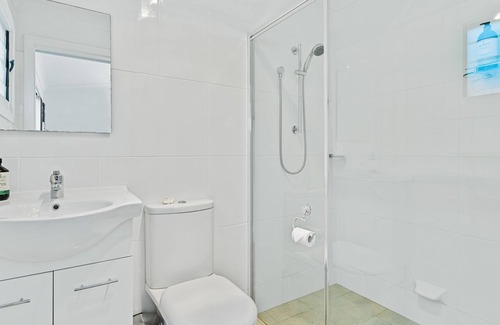 St. Georges Basin Maison | Jado on the Lake - Captains Quarters