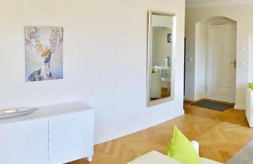 Hohen Niendorf Appartement | Jagdschloß zu Hohen Niendorf Fewo 1 ELEONORE