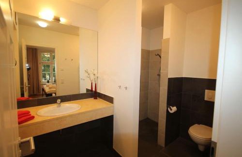 Hohen Niendorf Appartement | Jagdschloss Suite - premium castle hideway