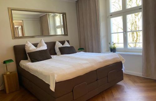 Hohen Niendorf Appartement | Jagdschloss Suite - premium castle hideway