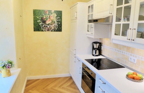 Hohen Niendorf Appartement | Jagdschloss WE 1: comfortable and high-quality furnished 2-room apartment
