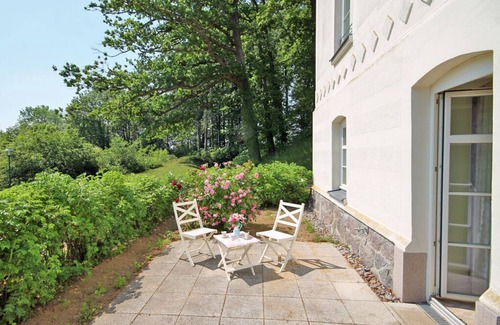 Hohen Niendorf Appartement | Jagdschloss WE 1: comfortable and high-quality furnished 2-room apartment