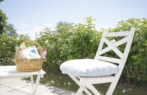 Hohen Niendorf Appartement | Jagdschloss WE 1: comfortable and high-quality furnished 2-room apartment