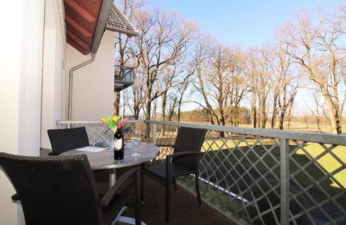 Hohen Niendorf Appartement | Jagdschloss WE 10: comfortable and high-quality furnished 2-room apartment