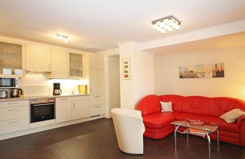 Hohen Niendorf Appartement | Jagdschloss WE 2: comfortable and high-quality furnished 2-room apartment