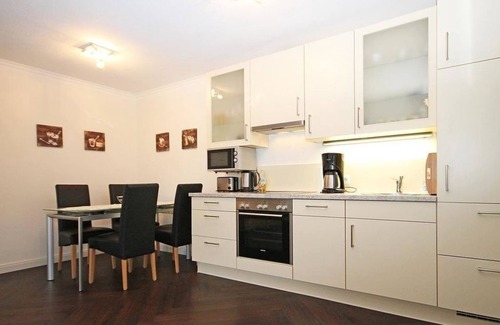 Hohen Niendorf Appartement | Jagdschloss WE 2: comfortable and high-quality furnished 2-room apartment