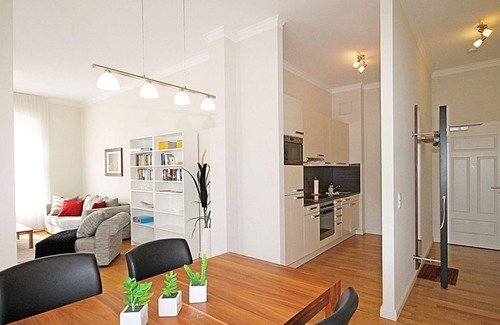 Hohen Niendorf Appartement | Jagdschloss WE 5: comfortable and high-quality furnished 2-room apartment
