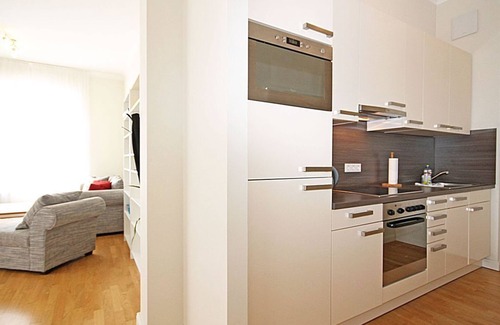 Hohen Niendorf Appartement | Jagdschloss WE 5: comfortable and high-quality furnished 2-room apartment