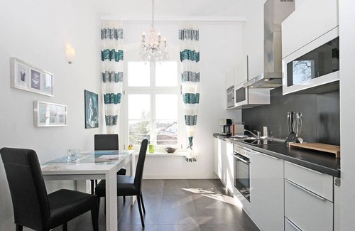 Hohen Niendorf Appartement | Jagdschloss WE 6: comfortable, modern and high-quality furnished 2-room apartment