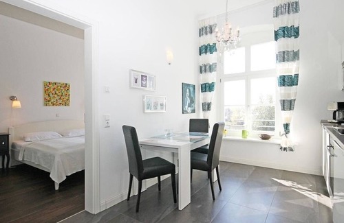 Hohen Niendorf Appartement | Jagdschloss WE 6: comfortable, modern and high-quality furnished 2-room apartment