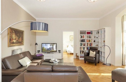Hohen Niendorf Appartement | Jagdschloss WE 7: exclusive and high-quality furnished 3-room apartment