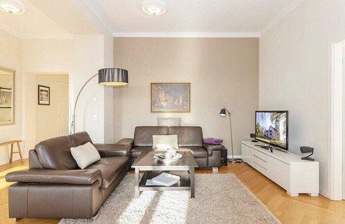 Hohen Niendorf Appartement | Jagdschloss WE 7: exclusive and high-quality furnished 3-room apartment