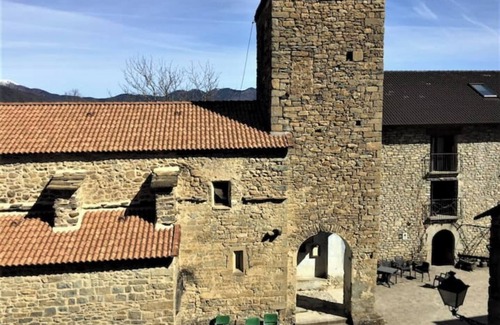 San Felices de Ara Appartement | Jal house. Stone apartment, fireplace