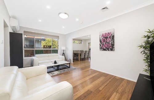 Rydalmere Maison | Jam Home | Delightful 4BR House Near Sydney Olympic Park & Parramatta CBD
