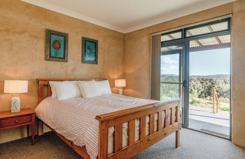 Upper Growee Autre | Jamaicaville - 90 Acre hilltop off-grid eco-home with awesome views