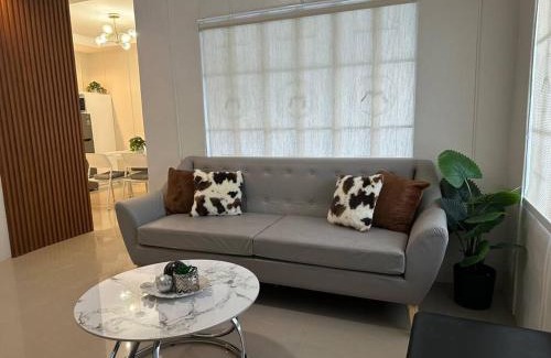 General Santos Maison | Japandi Home B - Fully Aircon, WIFI, Hot shower, 24hGuard, Center, near Malls