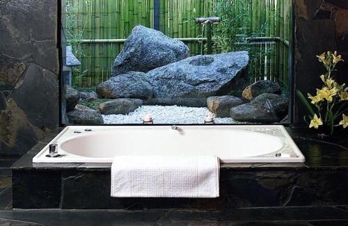 Montrose Hôtel | Japanese Mountain Retreat Mineral Springs & Spa