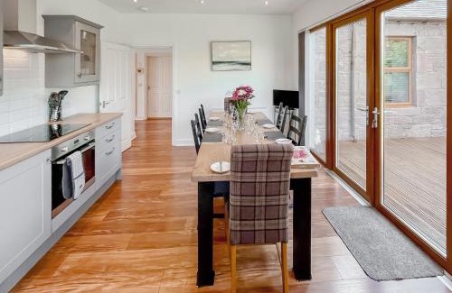 Montrose Maison | Jasmine Cottage