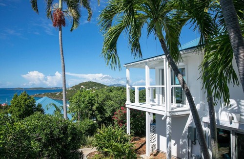 Estate Chocolate Hole and Great Cruz Bay Cottage | Jasmine: La sensation beachhouse avec des finitions haut de gamme.
