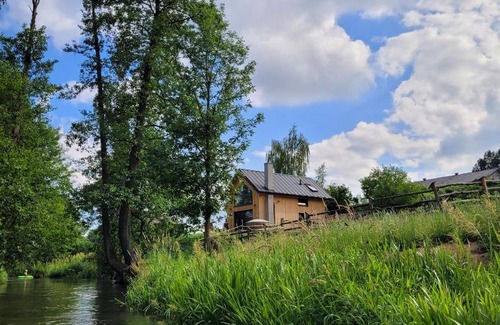 Wywłoczka Villa | JASZCZURKA, domek nad rzeką, Zwierzyniec, Roztocze, Jacuzzi, Sauna