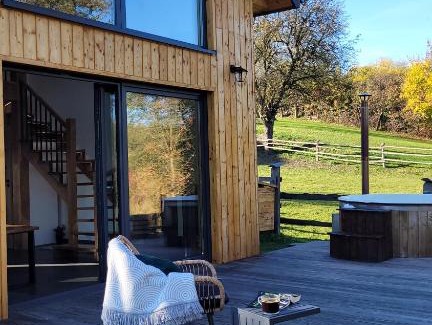 Wywłoczka Villa | JASZCZURKA, domek nad rzeką, Zwierzyniec, Roztocze, Jacuzzi, Sauna