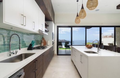 Coco Maison | Jaw dropping view. NEW 4-bedroom house with en suite bathrooms. Private pool. AC