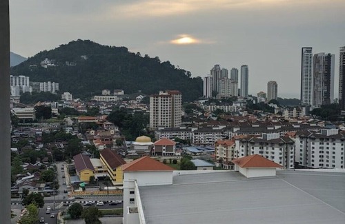 Tanjung Bungah Copropriété | Jazz Suites 171: 2-Bedroom Seaview & Hillview